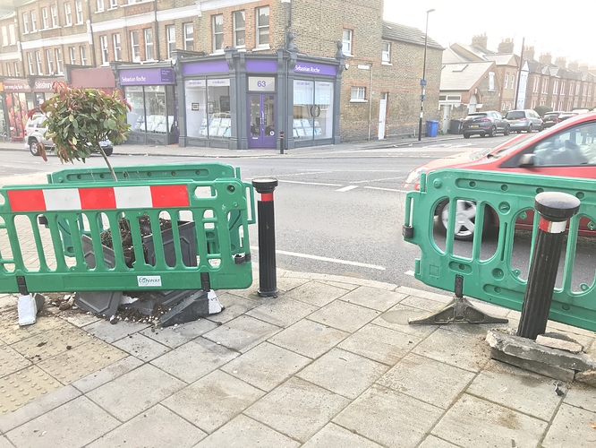 7815A5BA-005F-476F-922D-0E92B7B86419