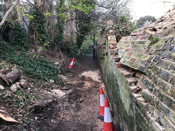 b5f4efa0-b64c-49d5-8a57-b1301d55207e