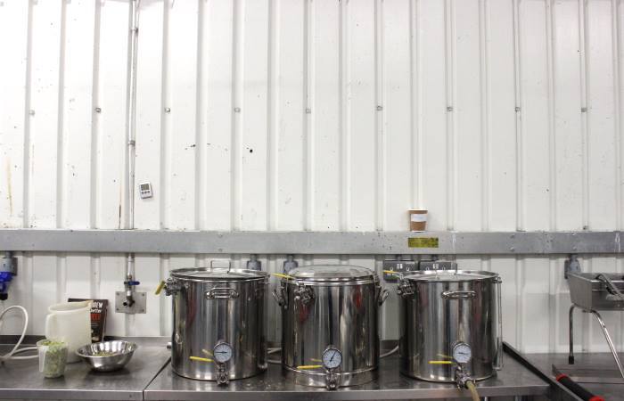 DM1wrg4W0AExq7N_jpg-large